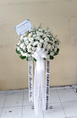 Standing Flower pahandut King Florist – Rangkaian Bunga Elegan untuk Berbagai Acara